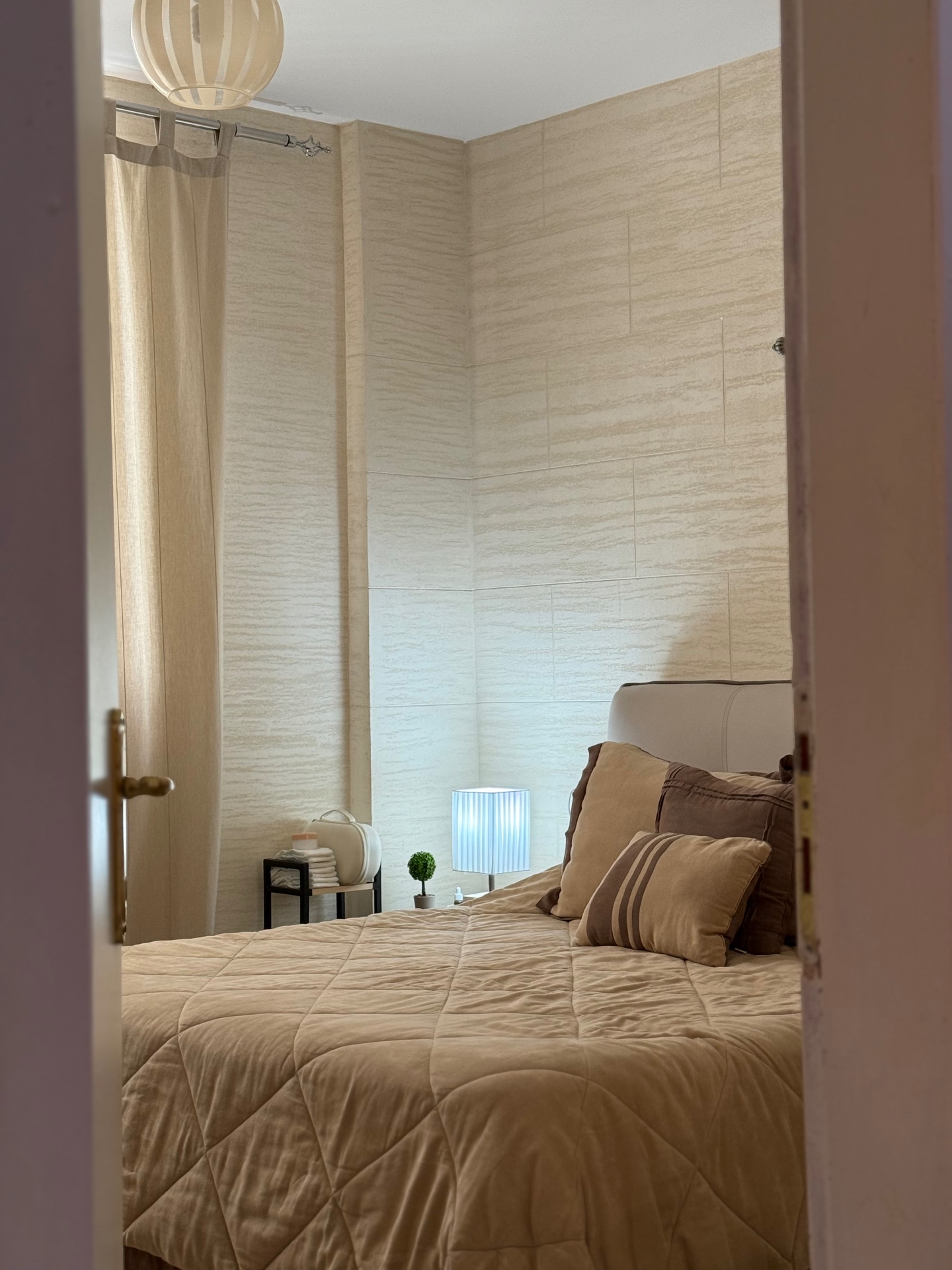 Bedroom — Travertino